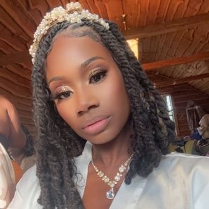 Meet your Posher, Taroycia